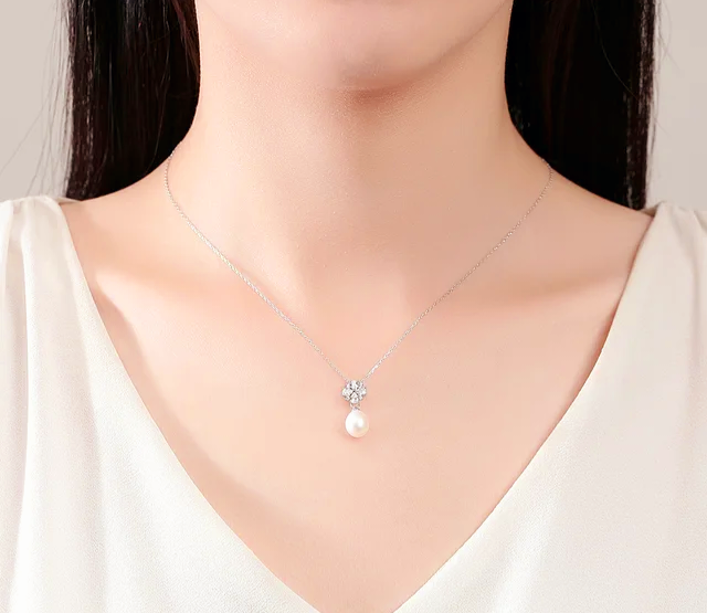 COLLIER DE MARIEE<BR>Delphine